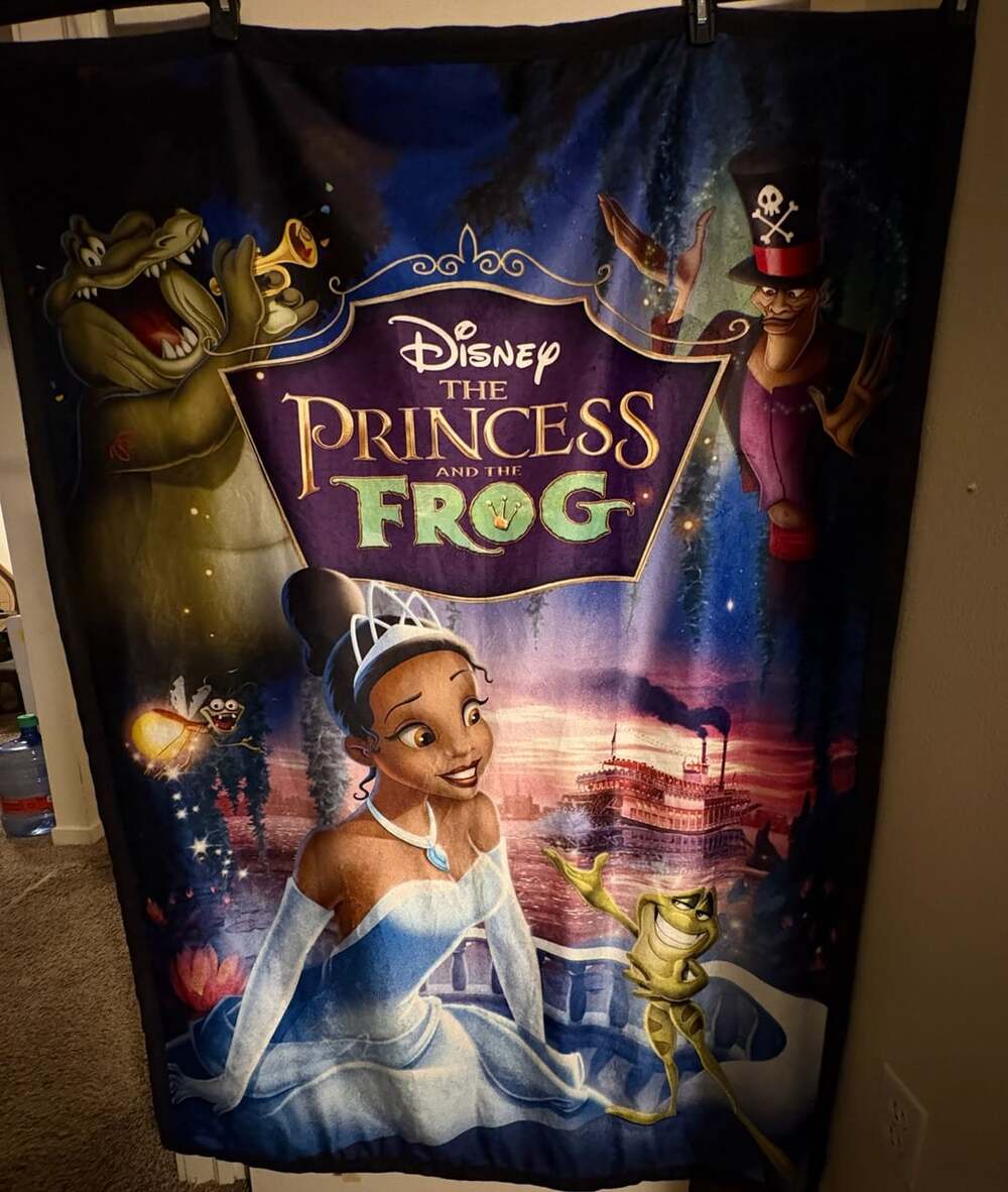 Rare, Impeccable and Soft Disney The Princess and the Frog Plush Throw Blanket